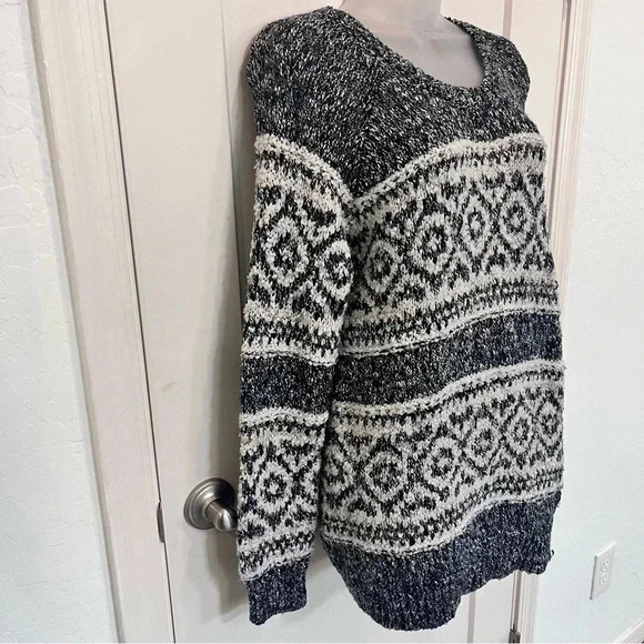 Garage Sweater Navy Blue Dark Grey and White Pattern M/L - Picture 6 of 9